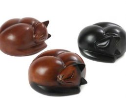 PETRIBUTES_Carved_Sleeping-Cats_Range